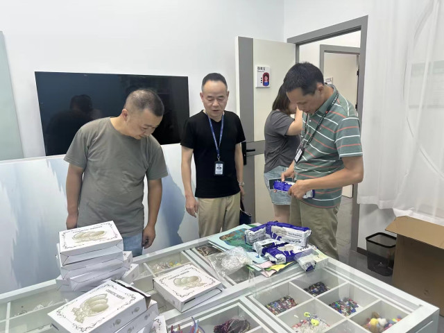 督查现场2.jpg 督查现场2.jpg